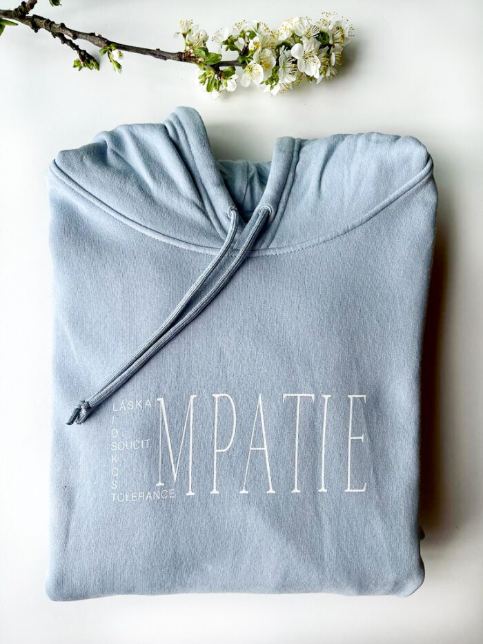 E M P A T I E
